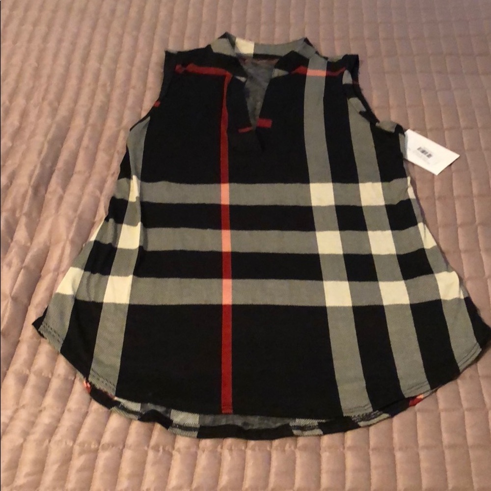 Sleeveless tunic